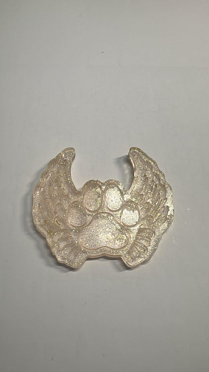 Resin paw with wings