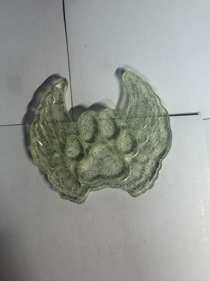 Resin paw with wings